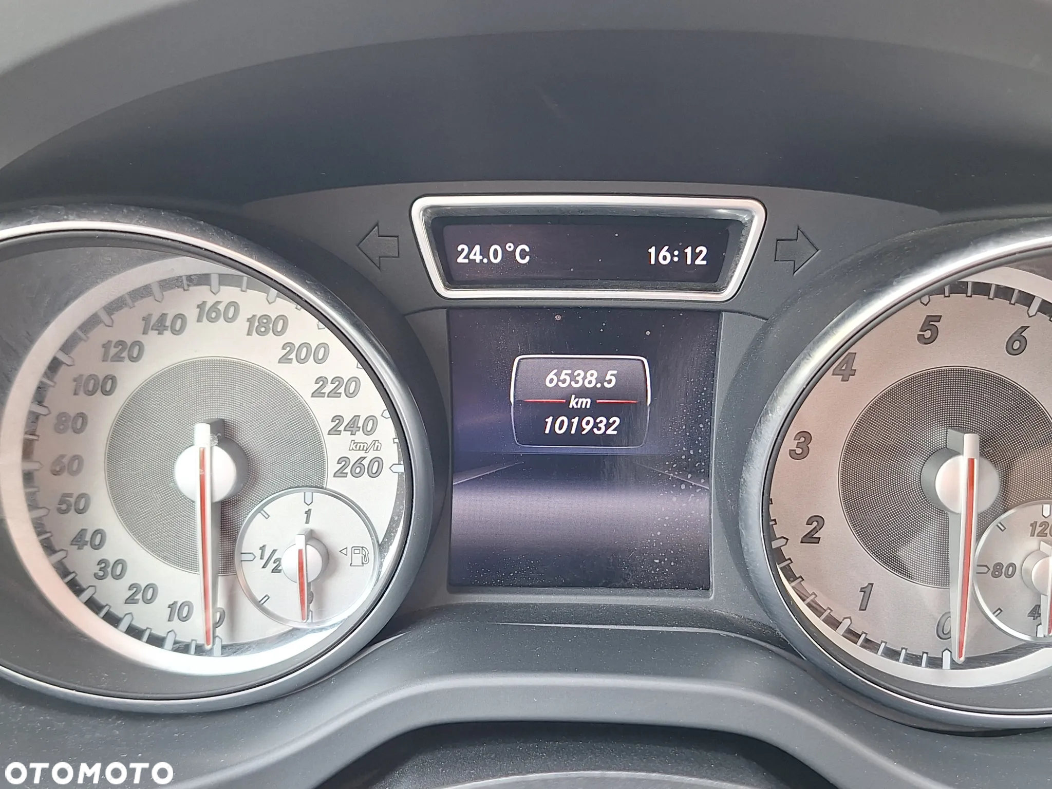 Mercedes-Benz CLA 180 BlueEffICIENCY Edition - 23