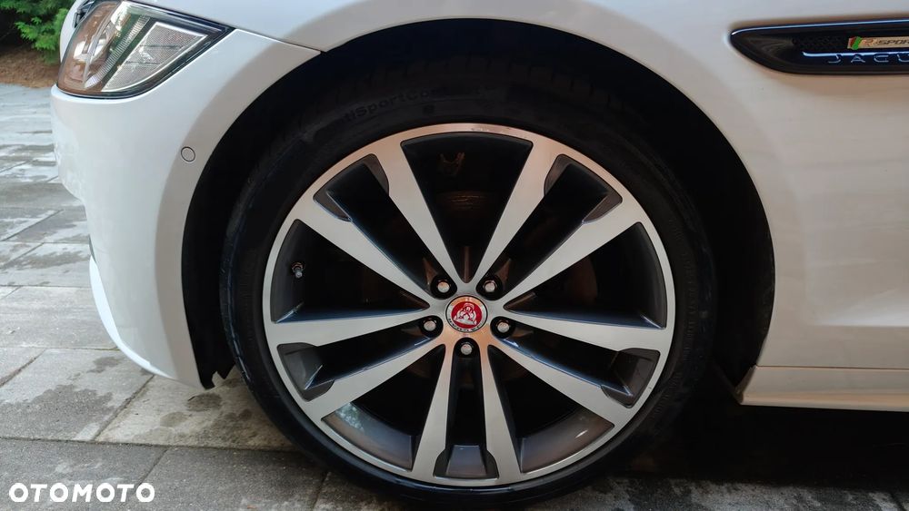 Jaguar XF 2.0 i4D AWD R-Sport - 8
