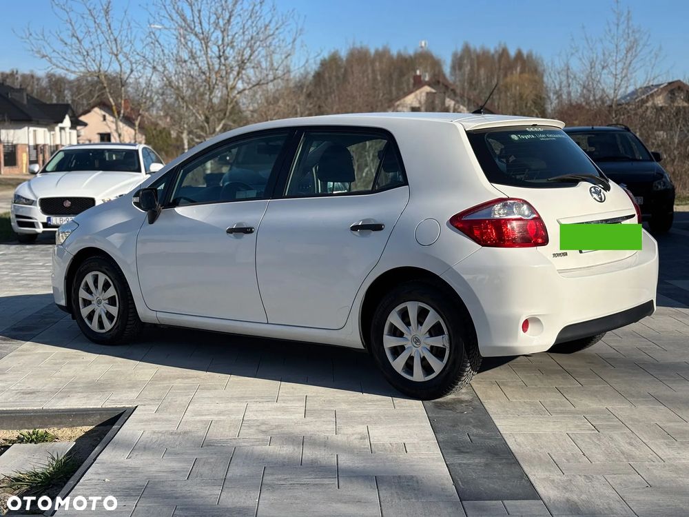 Toyota Auris 1.4 D-4D Luna EU5 - 7