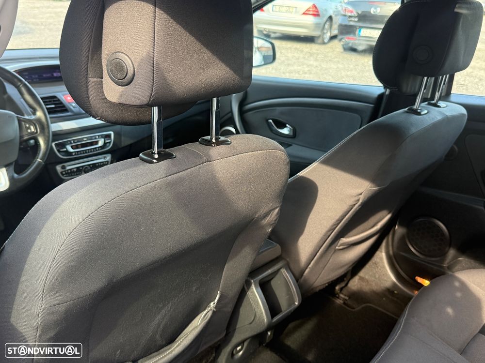Renault Mégane Sport Tourer 1.5 dCi Emotion - 25