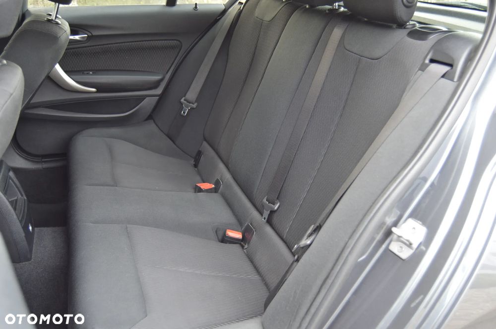 BMW Seria 1 118i Sport Line - 32