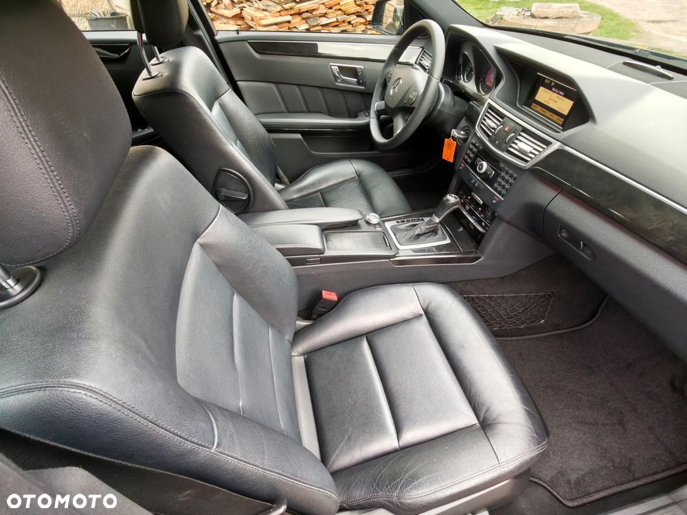 Mercedes-Benz Klasa E - 27