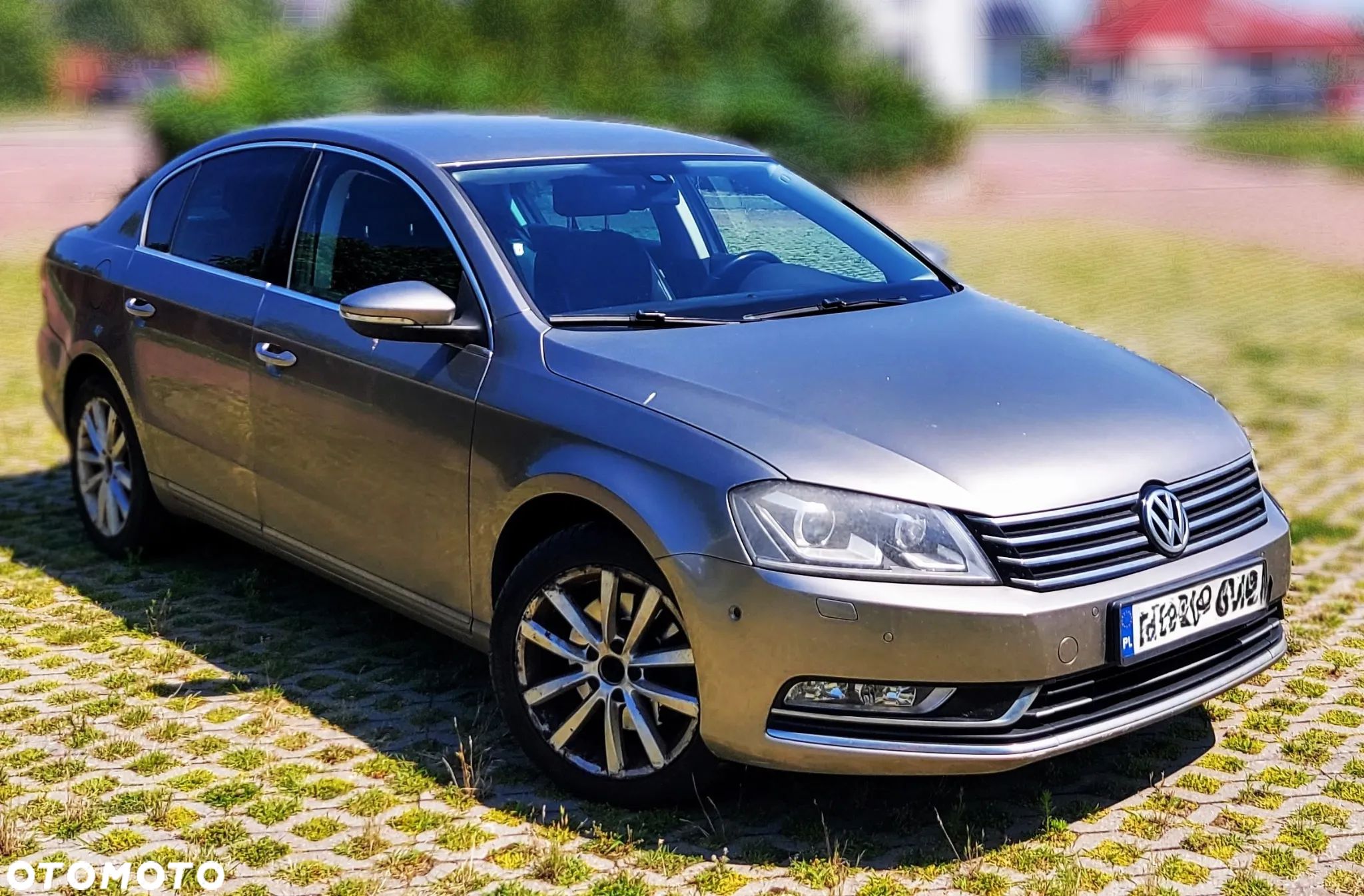 Volkswagen Passat - 1