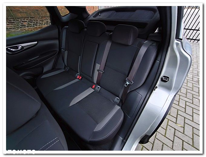 Nissan Qashqai 1.3 DIG-T N-WAY - 25