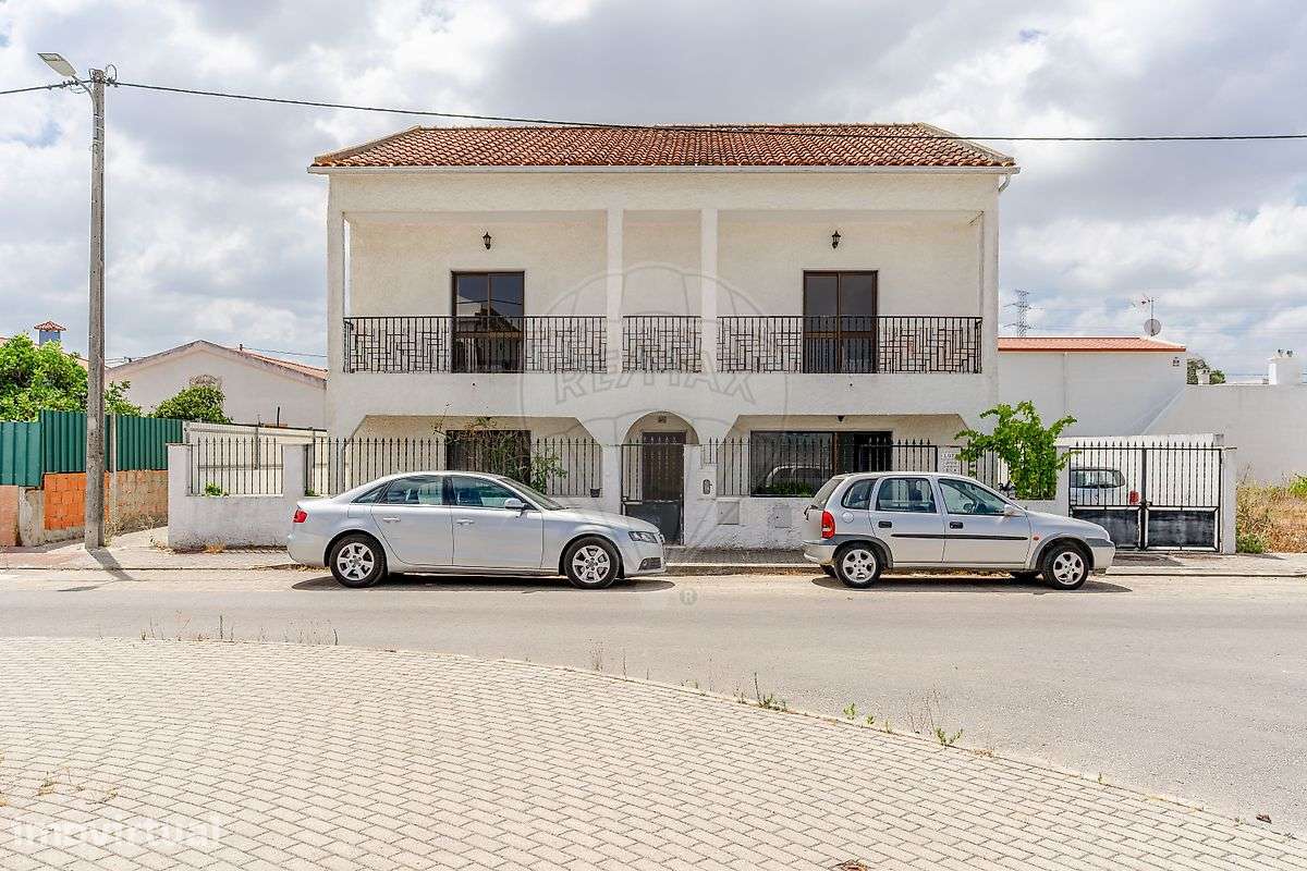 Moradia T5 para venda