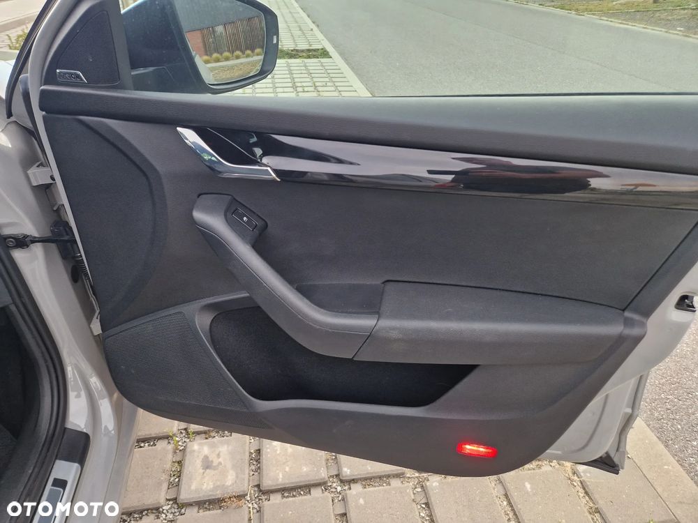 Skoda Octavia 2.0 TSI RS 230 DSG - 26