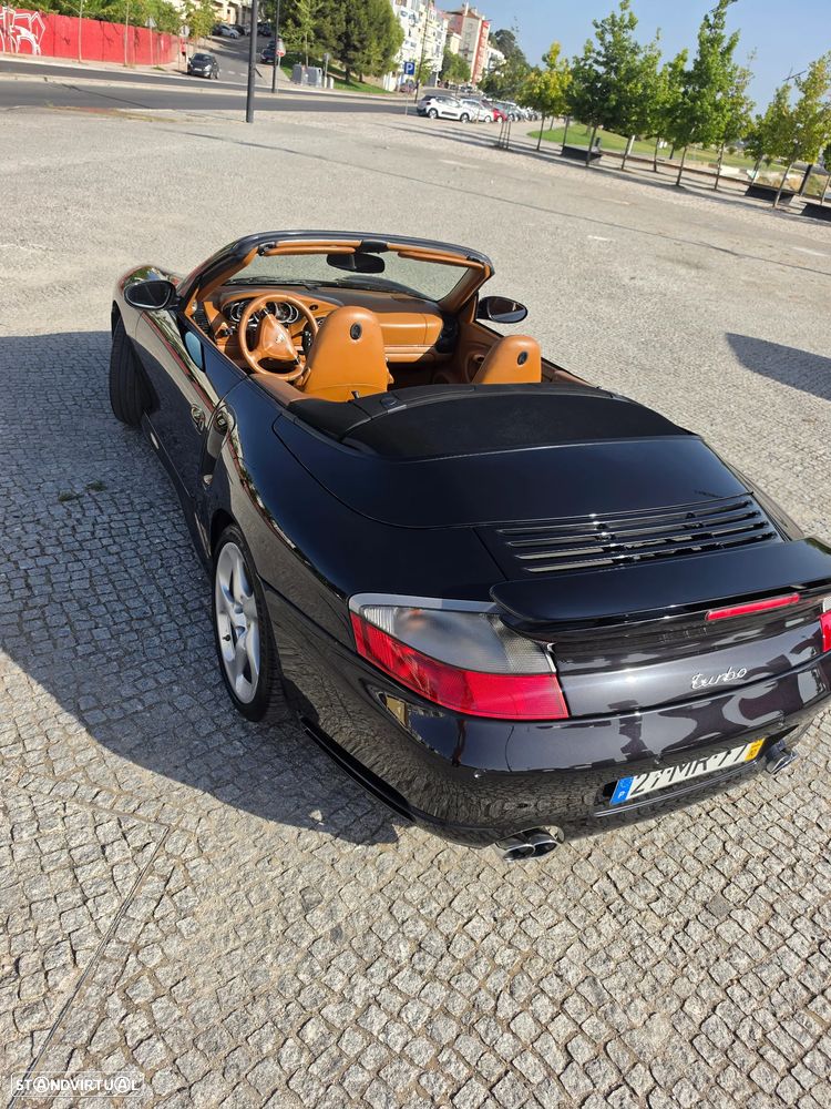 Porsche 911 Série F - 23