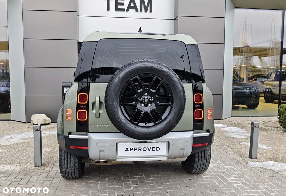 Land Rover Defender - 10