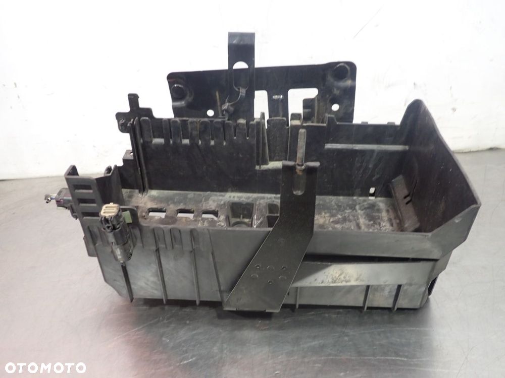 PODSTAWA AKUMULATORA CHEVROLET CRUZE I LIFT  13354419 - 6