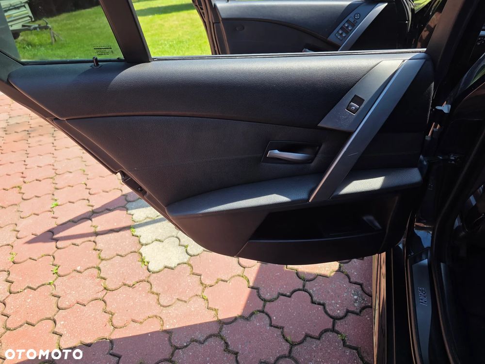 BMW Seria 5 520d - 14
