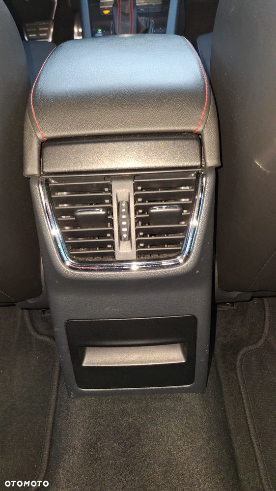 Skoda Octavia 2.0 TDI DSG RS - 34