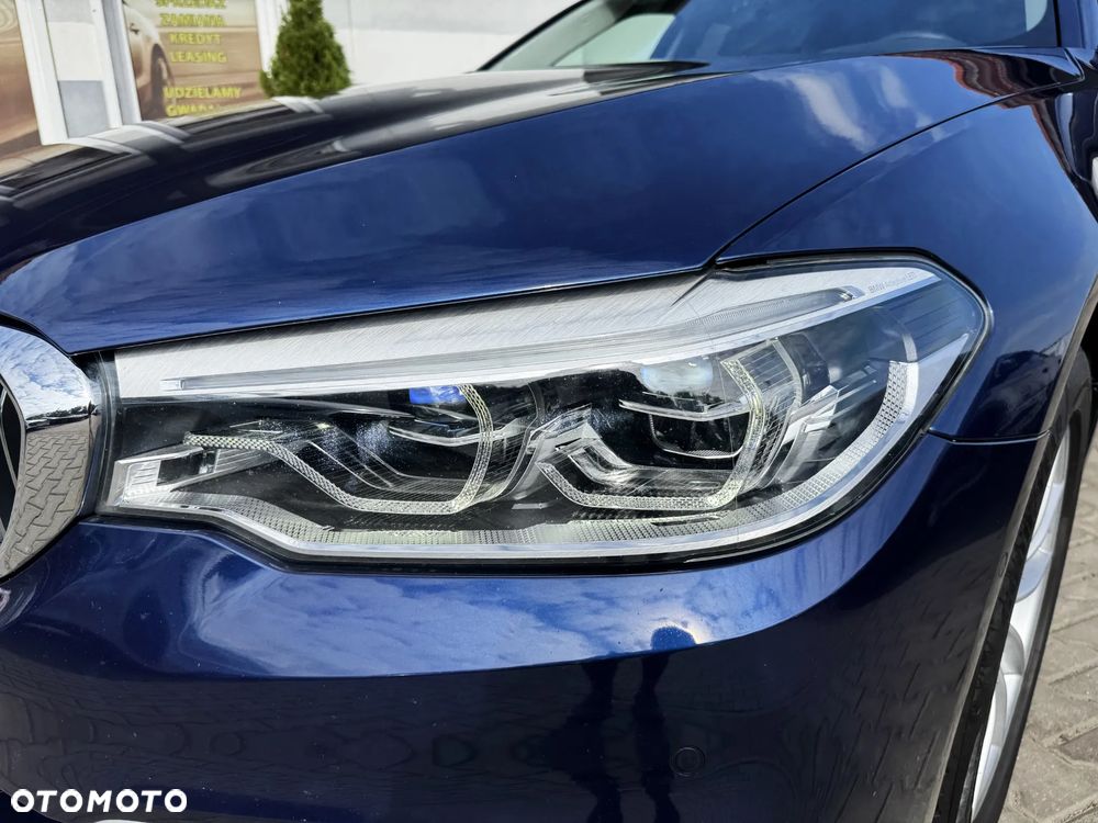 BMW Seria 5 520i Sport Line - 13