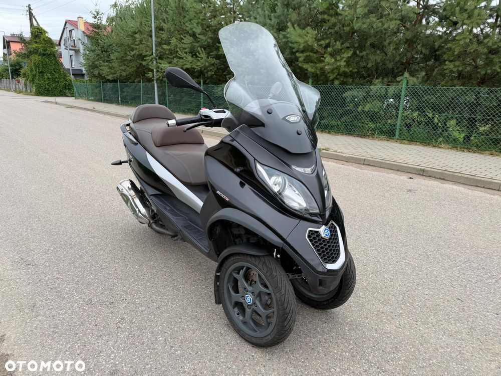 Piaggio MP-3 - 6