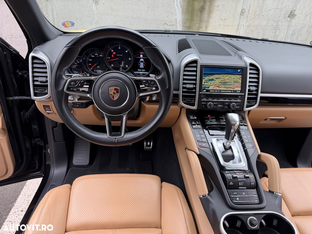 Porsche Cayenne Diesel Platinum Edition - 18