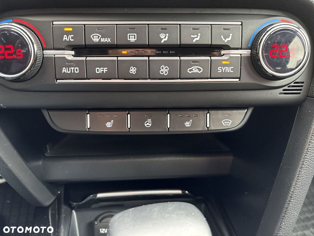 Kia Ceed - 21