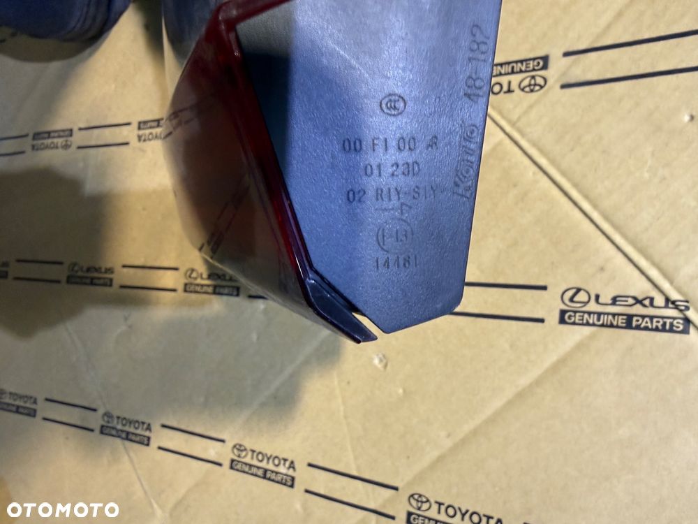 Lampa tylna prawa w klapę bagażnika Lexus RX450h 15-20r. - 4