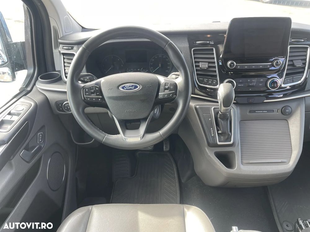 Ford Tourneo Custom - 28