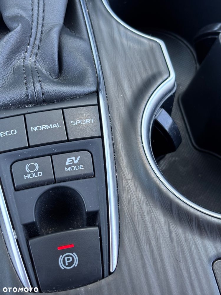Toyota Camry 2.5 Hybrid Executive CVT - 25