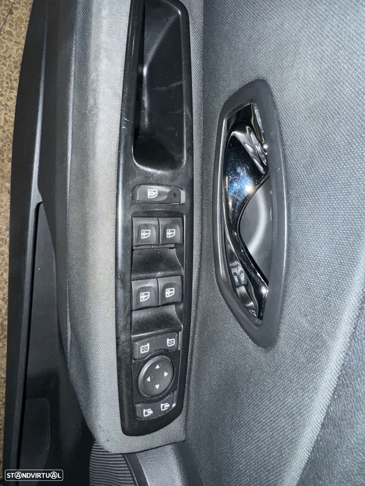 Renault Mégane dCi 90 FAP Paris - 16