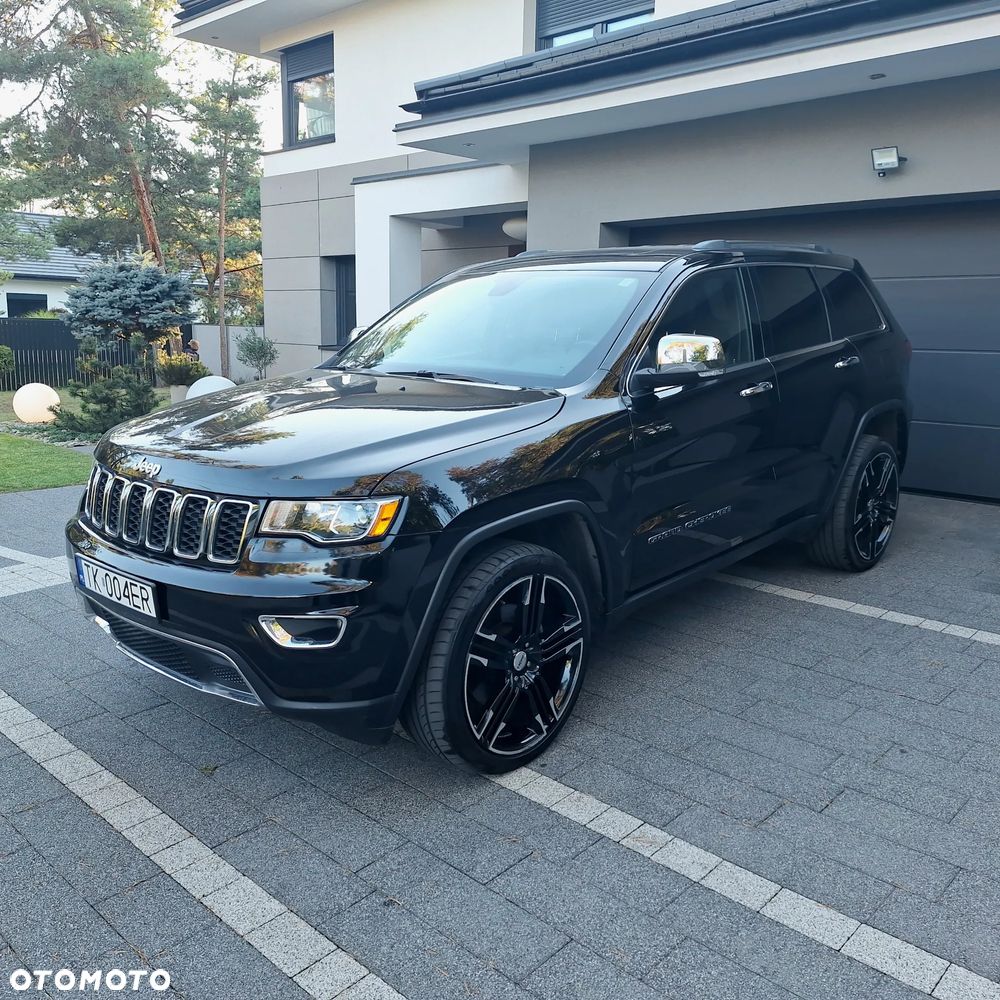 Jeep Grand Cherokee - 23