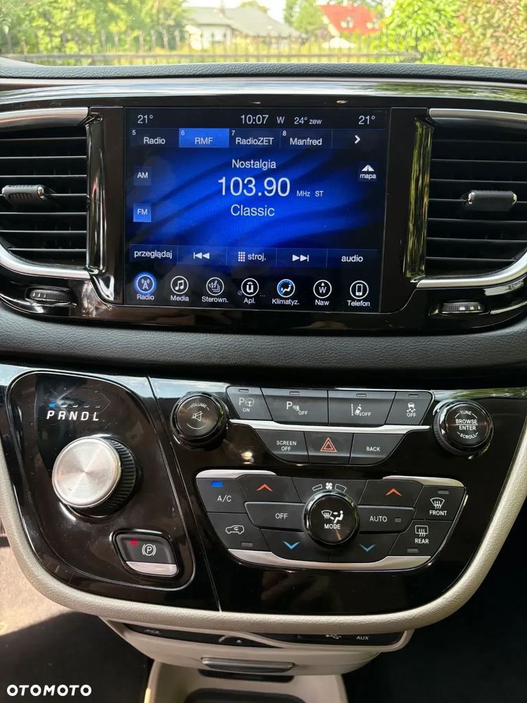 Chrysler Pacifica - 11