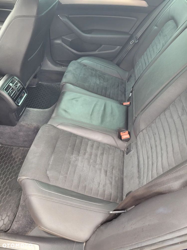 Volkswagen Passat 2.0 TDI SCR Highline - 17