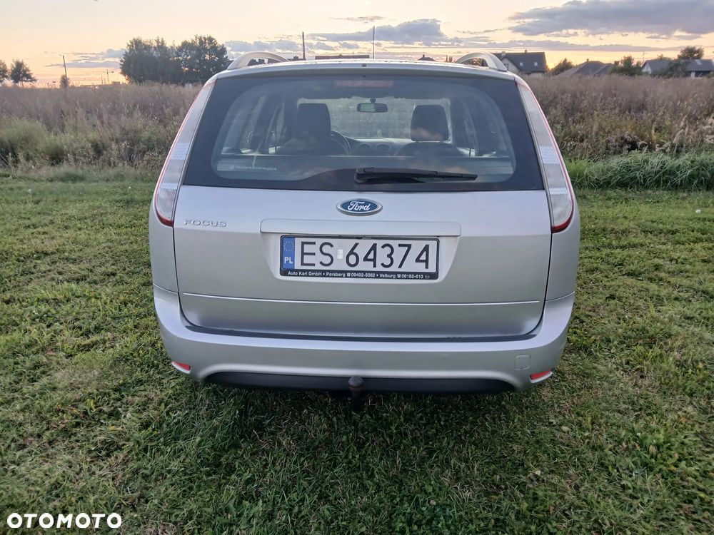 Ford Focus 1.6 16V Ambiente - 18