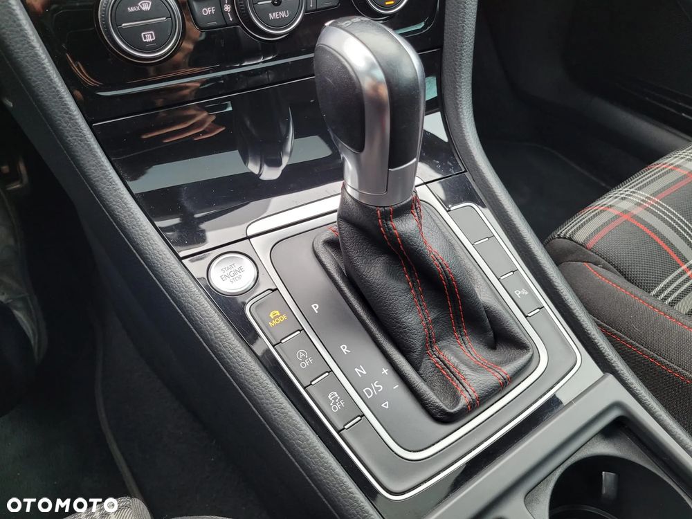 Volkswagen Golf - 13