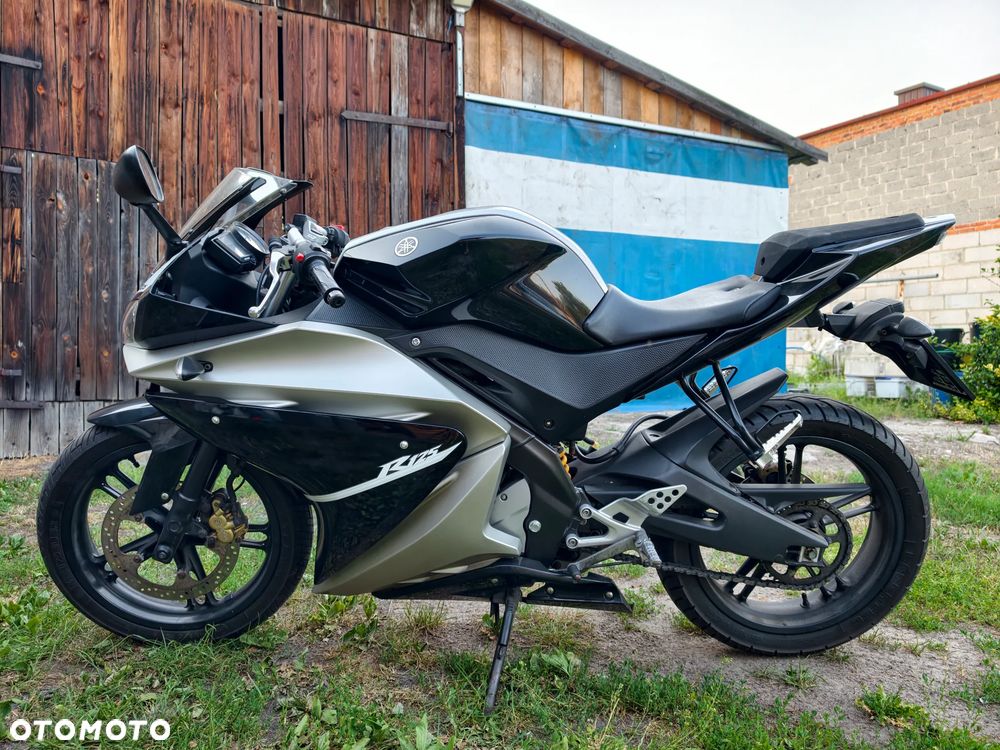 Yamaha YZF - 4