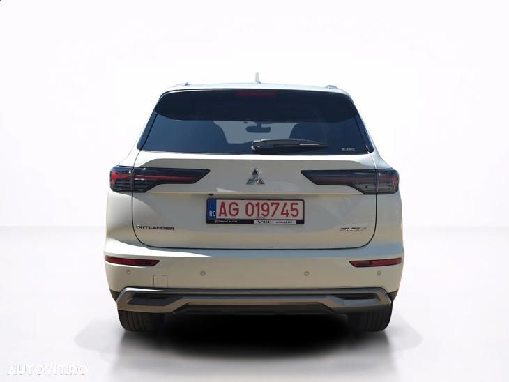 Mitsubishi Outlander 2.4 4WD - 5