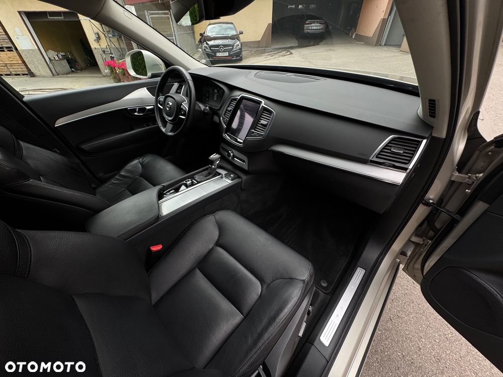 Volvo XC 90 D5 AWD Kinetic - 28