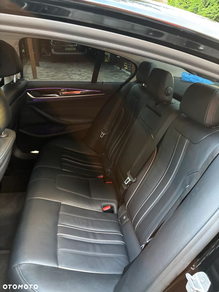 BMW Seria 5 518d Luxury Line - 9