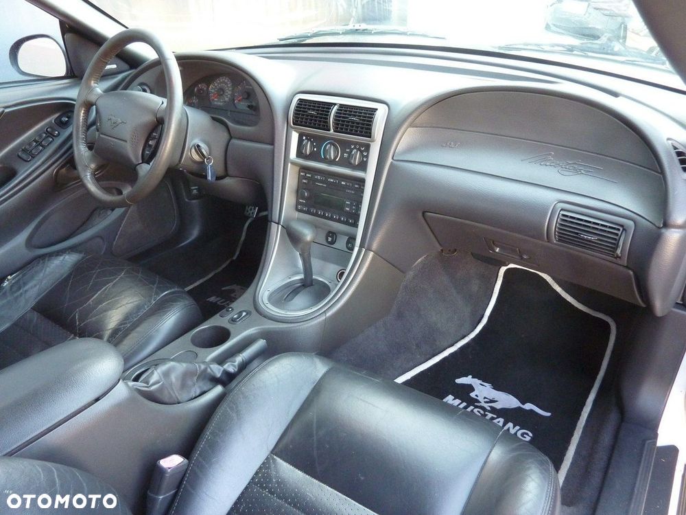 Ford Mustang - 16