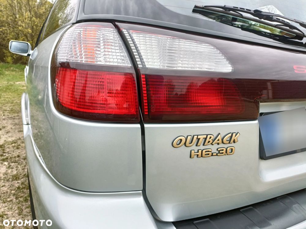 Subaru Outback 3.0 H6 - 8