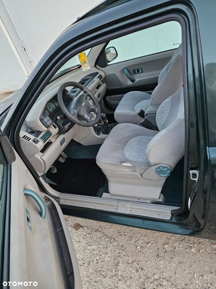 Land Rover Freelander 2.0 D - 12