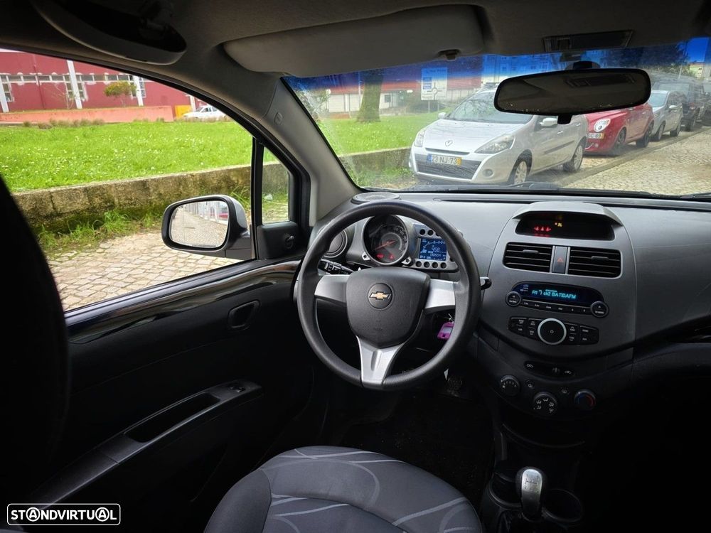 Chevrolet Spark 1.0 L - 15