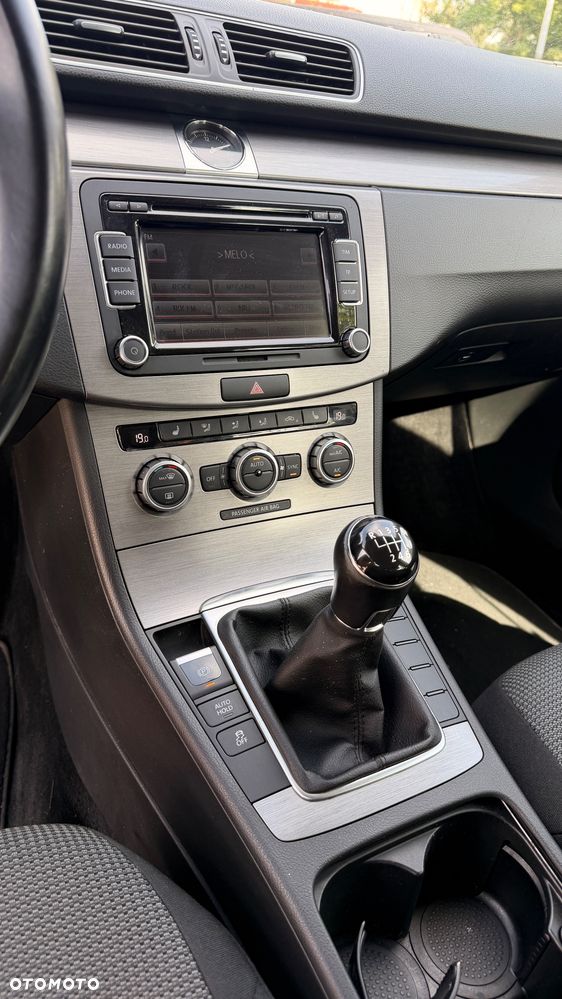 Volkswagen Passat - 10