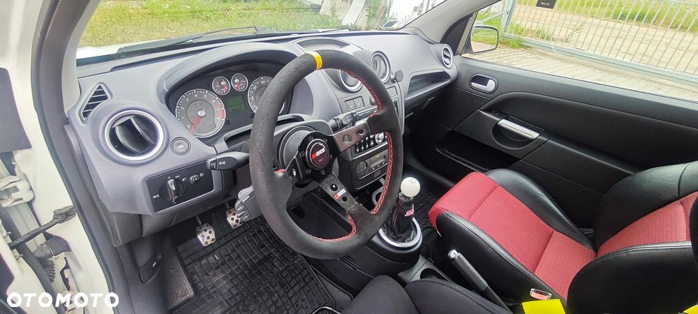 Ford Fiesta - 9