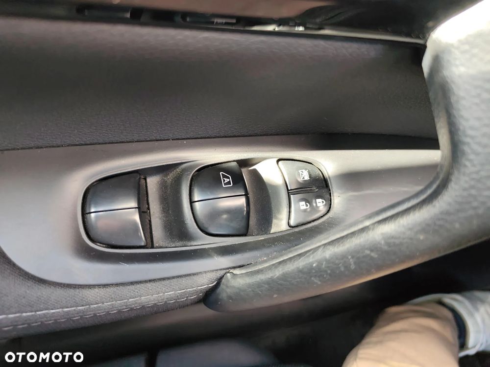 Nissan Qashqai 1.6 DCi 4x4 Acenta EU6 - 19