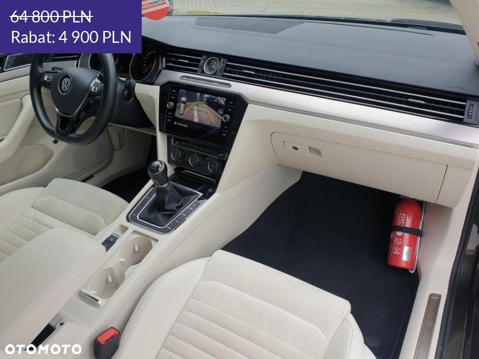Volkswagen Passat - 11