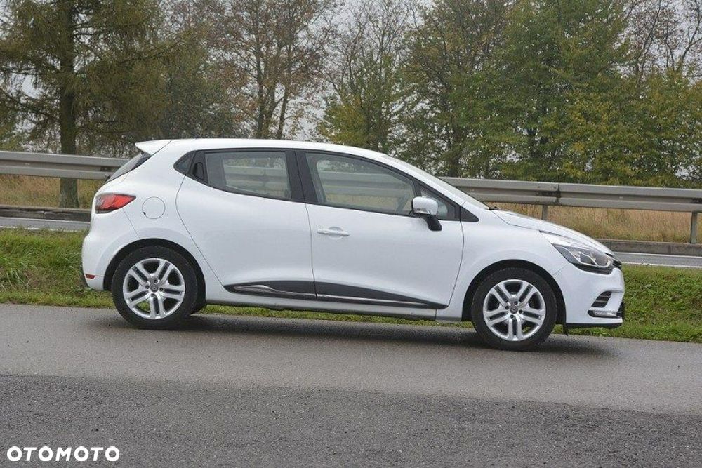 Renault Clio - 11