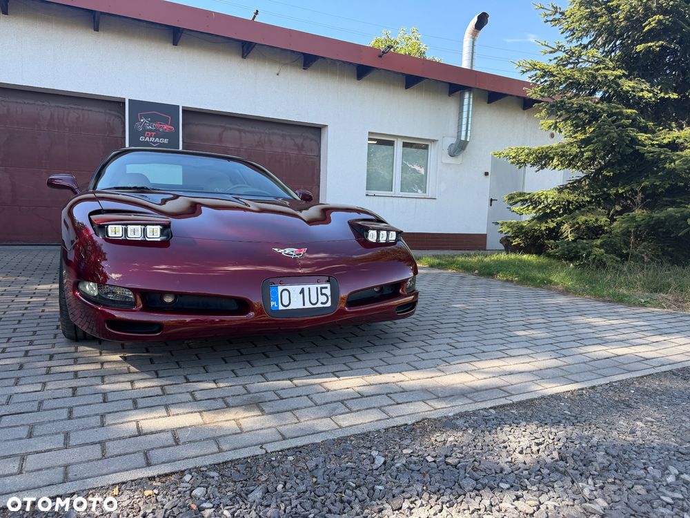 Chevrolet Corvette - 4