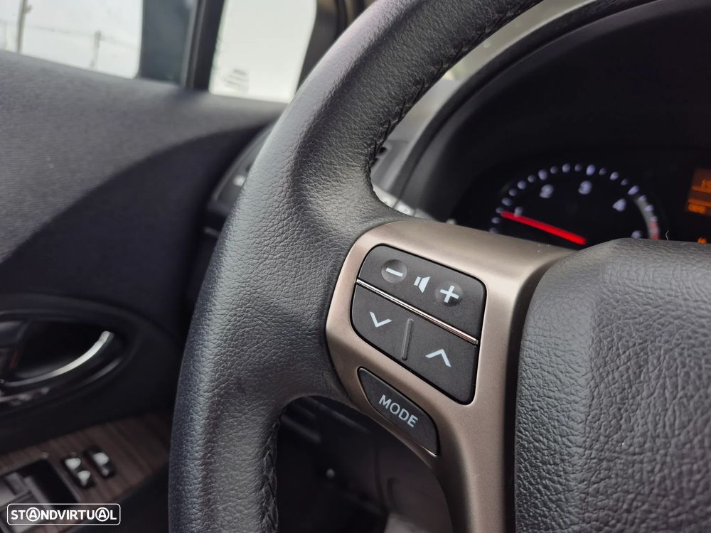 Toyota Avensis SD 2.0 D-4D Exclusive +GPS - 11