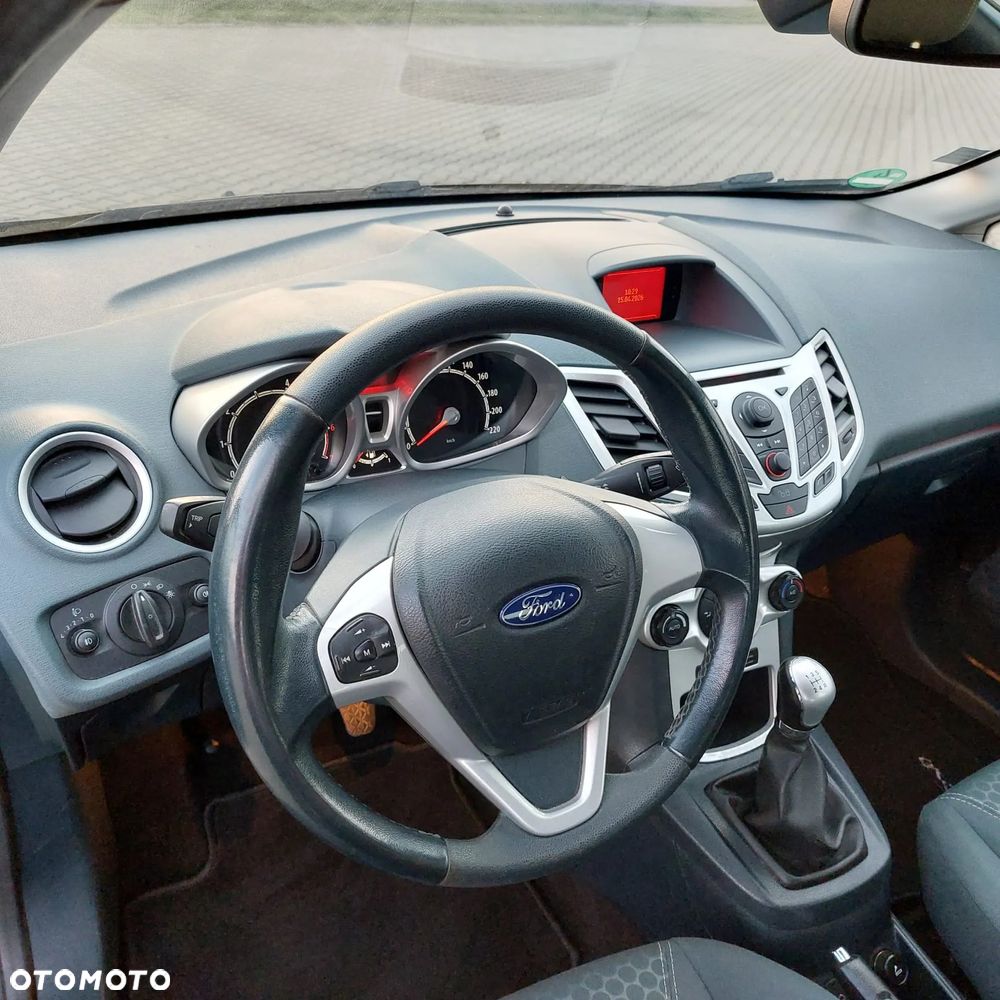 Ford Fiesta 1.25 Titanium EU5 - 15