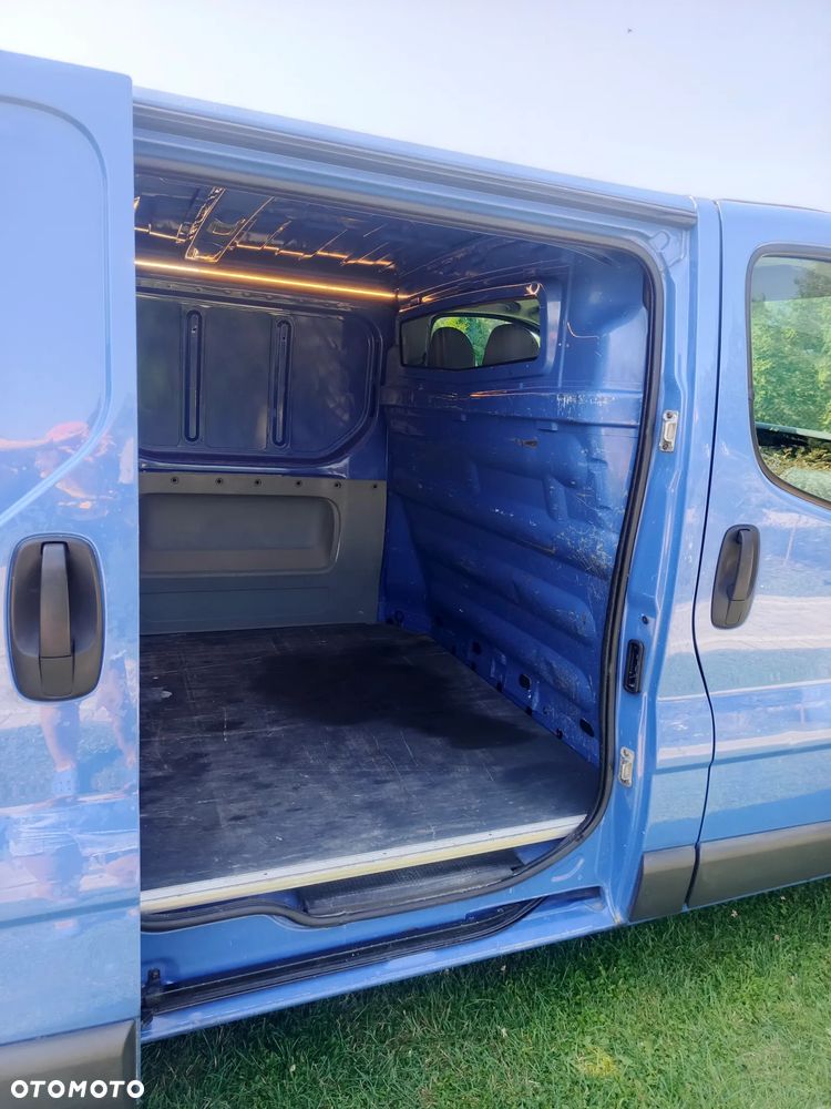 Renault Trafic - 10