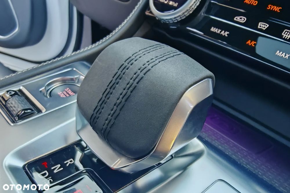 Jaguar F-Pace D200 AWD R-Dynamic SE 90th Anniversary Edition - 28