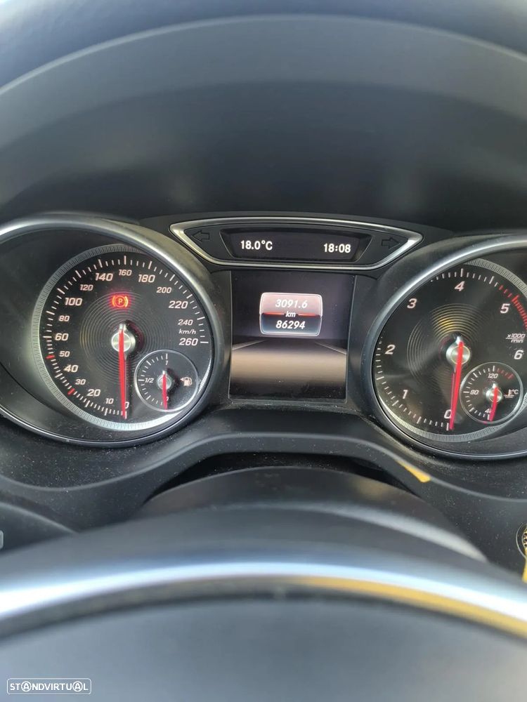 Mercedes-Benz CLA 180 d AMG Line - 5