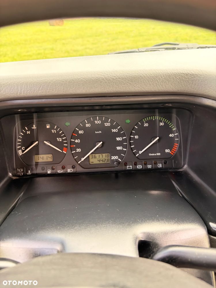 Volkswagen Multivan - 16