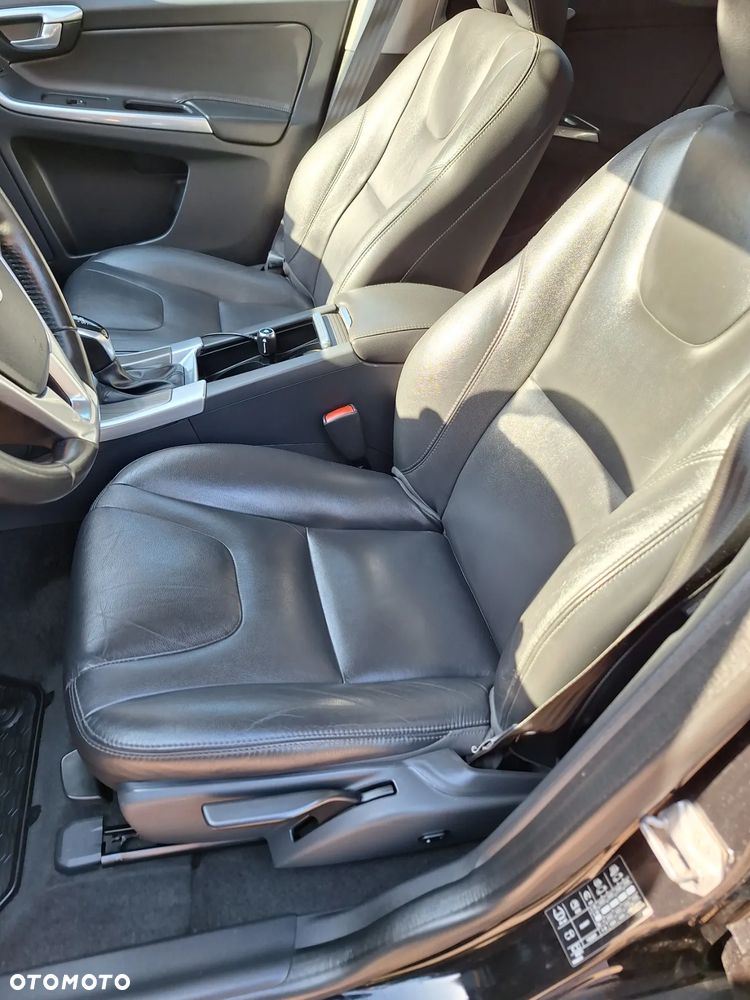 Volvo XC 60 D3 Geartronic Momentum - 17