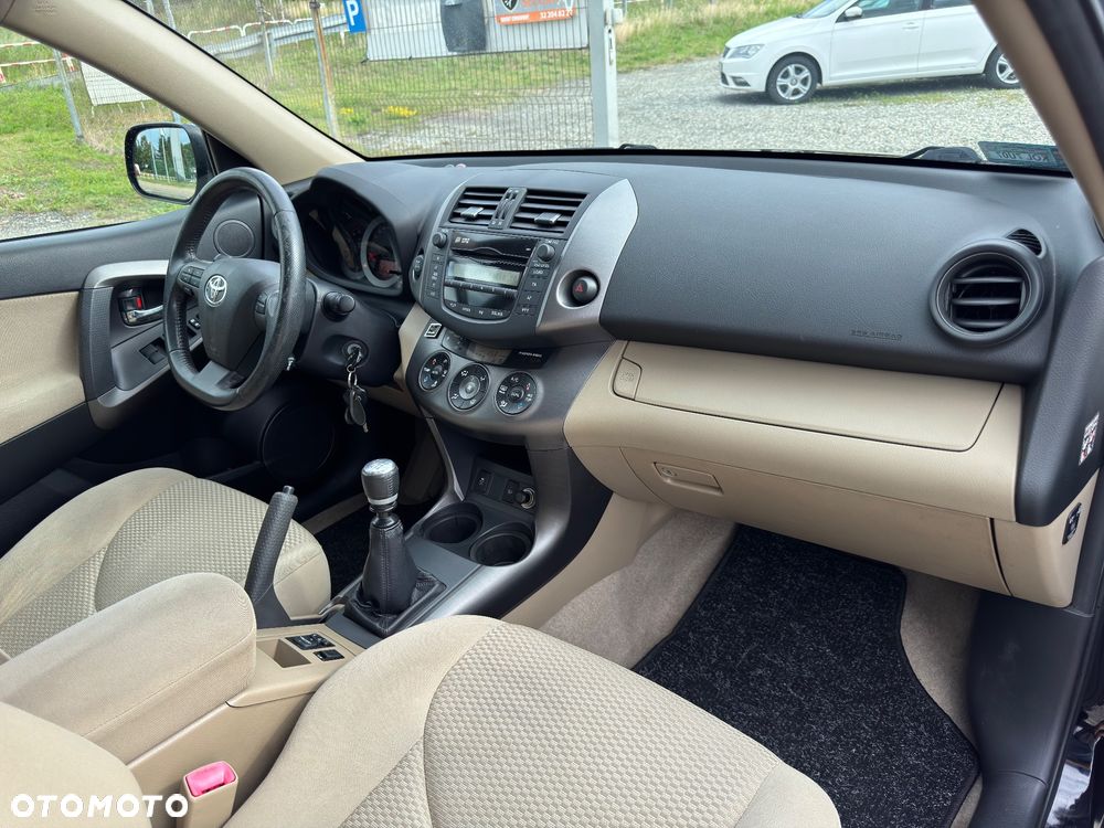Toyota RAV4 2.2 D-4D Sol - 35